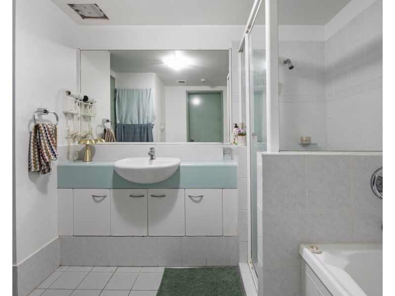 609/30-34 Surf Parade, Broadbeach QLD 4218