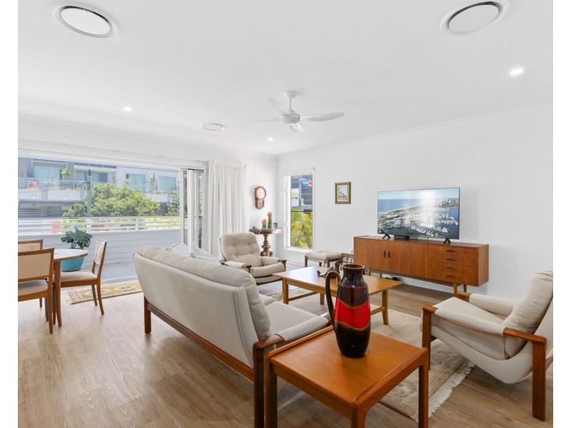 1/28 Fourth Avenue, Palm Beach QLD 4221