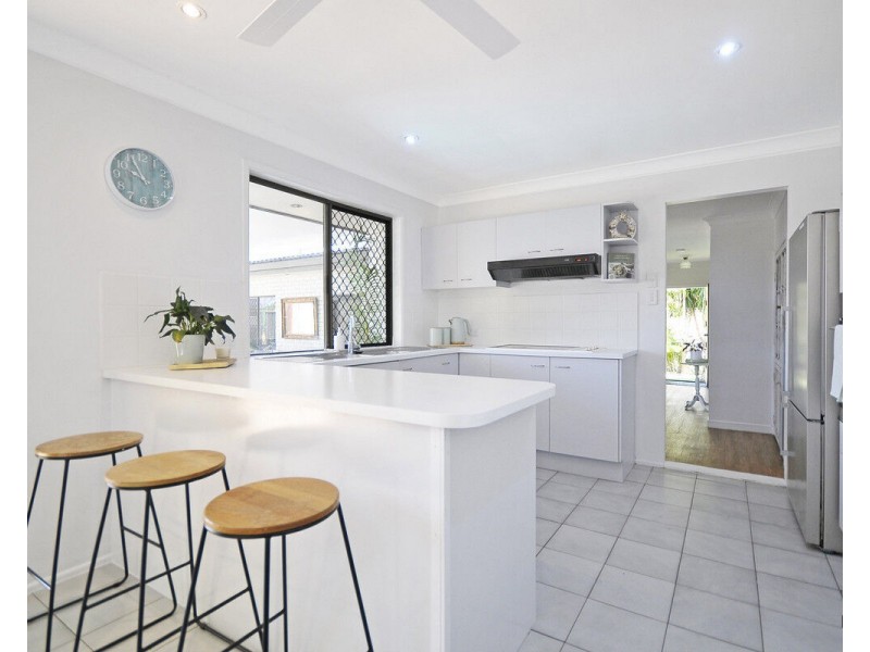 17 Esperance Close, Elanora QLD 4221