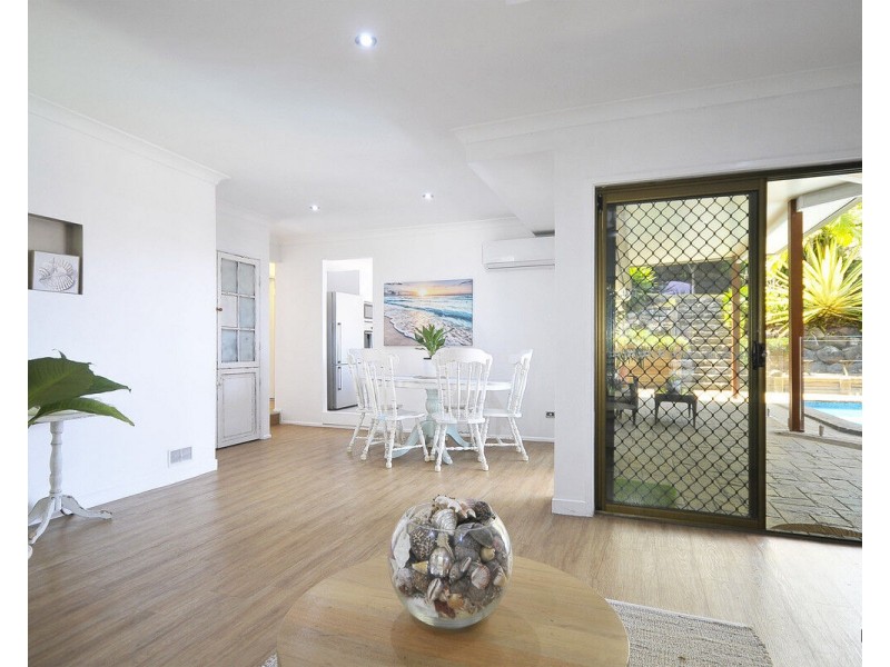 17 Esperance Close, Elanora QLD 4221