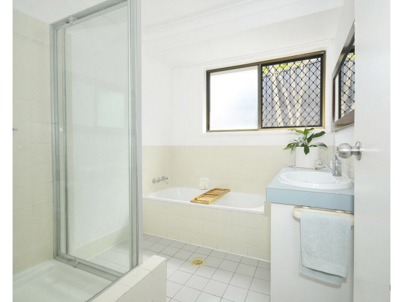 17 Esperance Close, Elanora QLD 4221