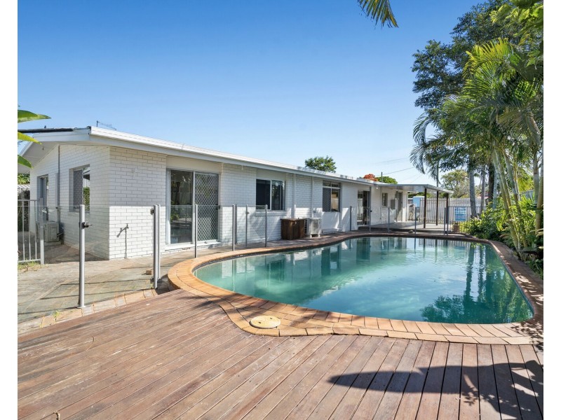 17 Flores Avenue, Palm Beach QLD 4221
