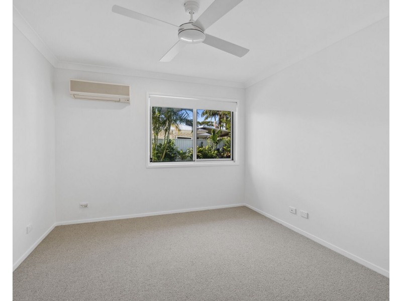 17 Flores Avenue, Palm Beach QLD 4221