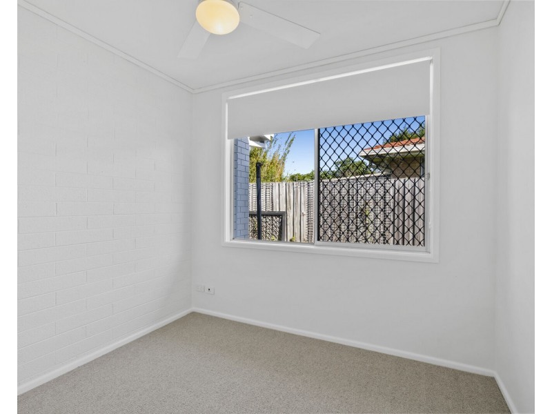 17 Flores Avenue, Palm Beach QLD 4221