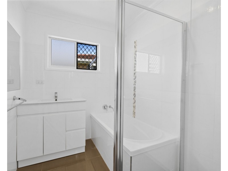 17 Flores Avenue, Palm Beach QLD 4221