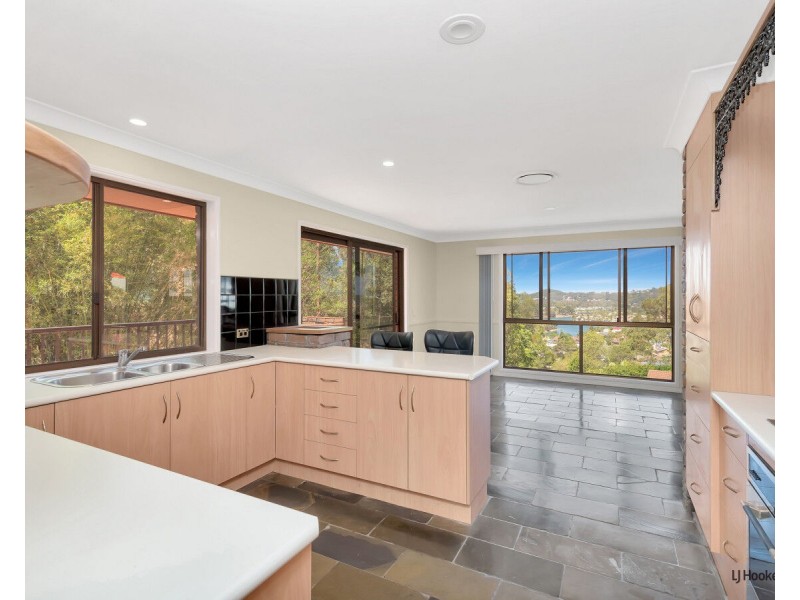 18 Bronzewing Close, Elanora QLD 4221