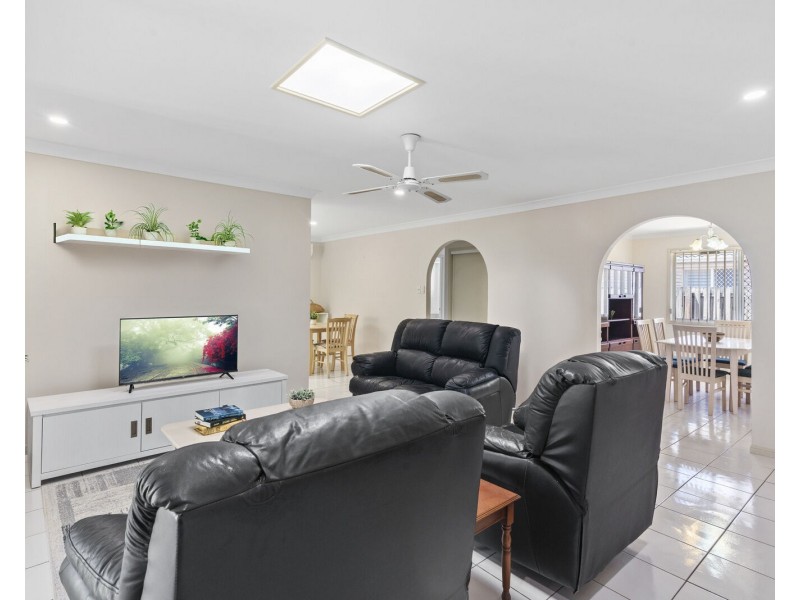 20 Casuarina Drive, Elanora QLD 4221