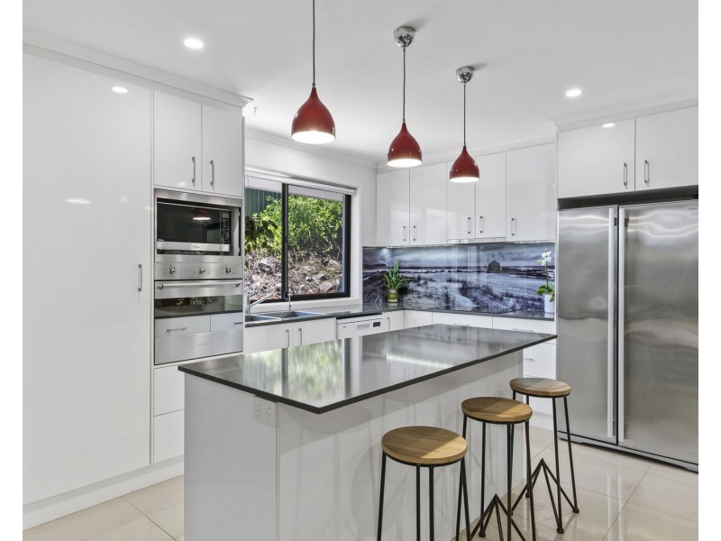 6 Wickepin Court, Elanora QLD 4221