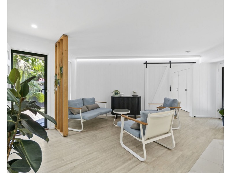 6 Wickepin Court, Elanora QLD 4221