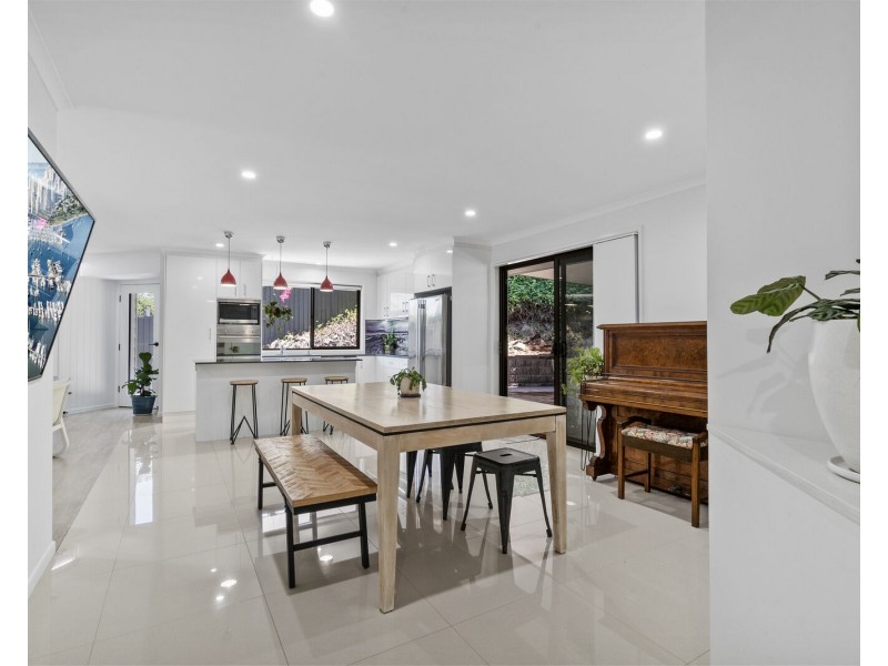 6 Wickepin Court, Elanora QLD 4221