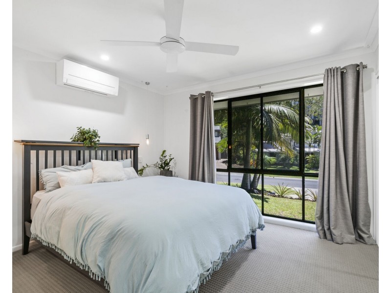 6 Wickepin Court, Elanora QLD 4221