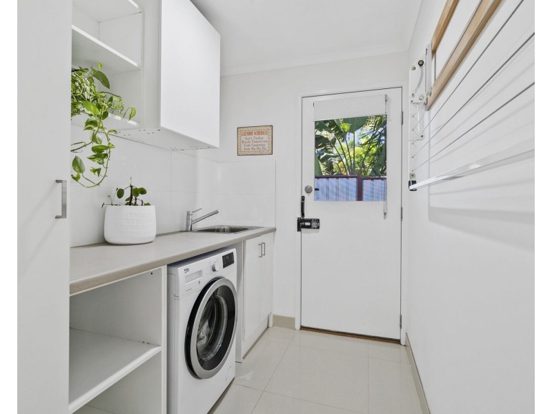 6 Wickepin Court, Elanora QLD 4221