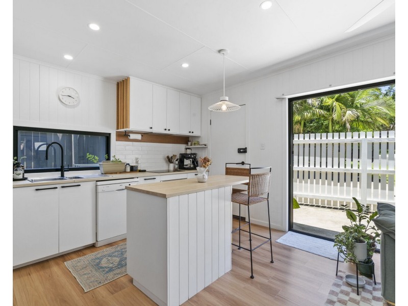 6 Wickepin Court, Elanora QLD 4221