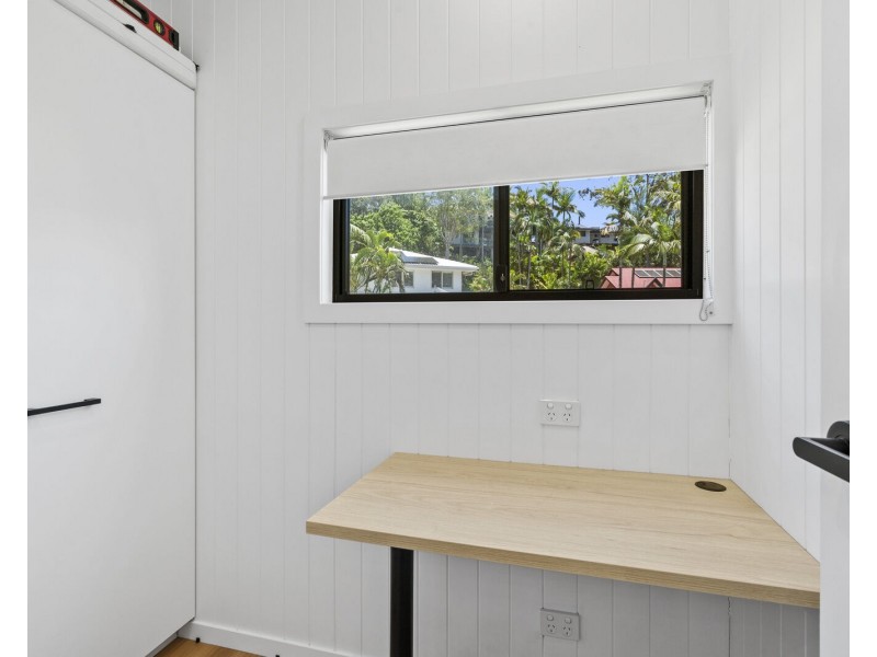 6 Wickepin Court, Elanora QLD 4221