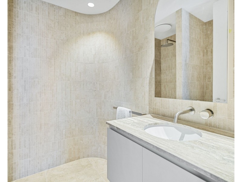 17/152 Jefferson Lane, Palm Beach QLD 4221