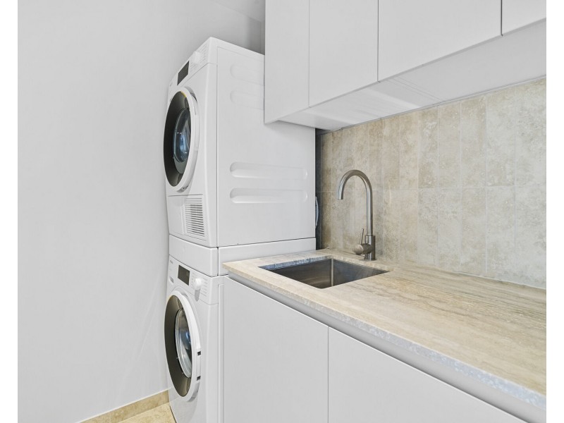 17/152 Jefferson Lane, Palm Beach QLD 4221