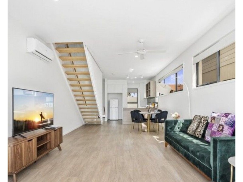 20/24 Imperial Parade, Labrador QLD 4215