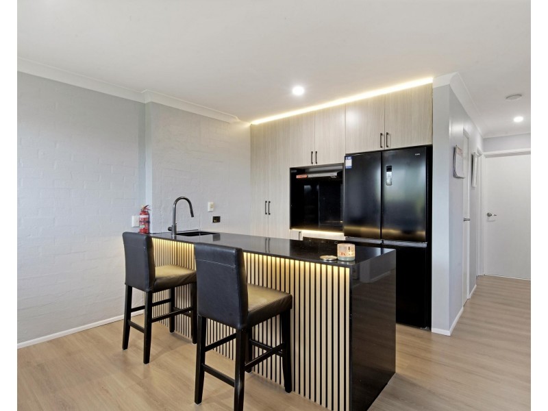 42/13-17 Brown Street, Labrador QLD 4215