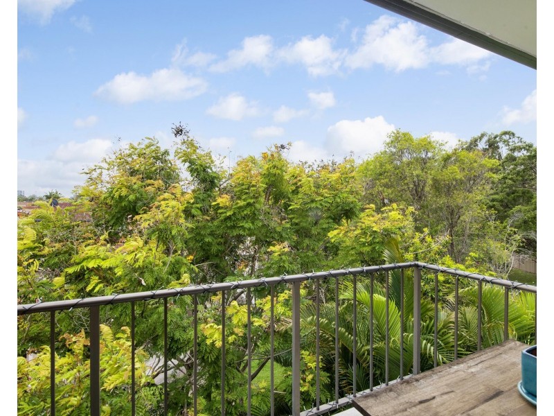 42/13-17 Brown Street, Labrador QLD 4215