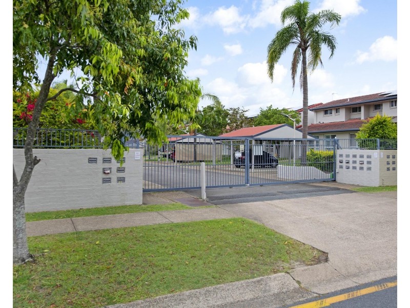 42/13-17 Brown Street, Labrador QLD 4215