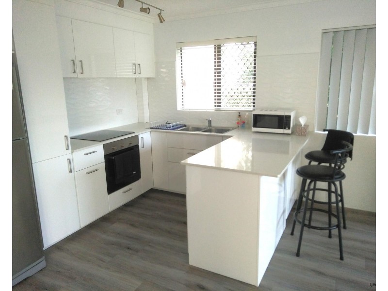 2/3 Nyrang Avenue, Palm Beach QLD 4221