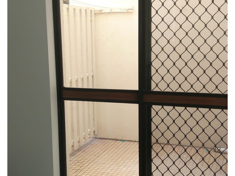 2/3 Nyrang Avenue, Palm Beach QLD 4221