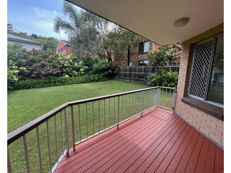 2/11 Hayle Street, Burleigh Heads QLD 4220
