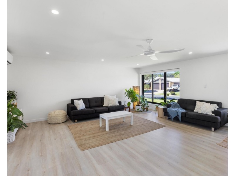 11 Togos Avenue, Currumbin Waters QLD 4223