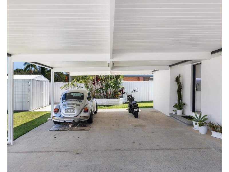 11 Togos Avenue, Currumbin Waters QLD 4223