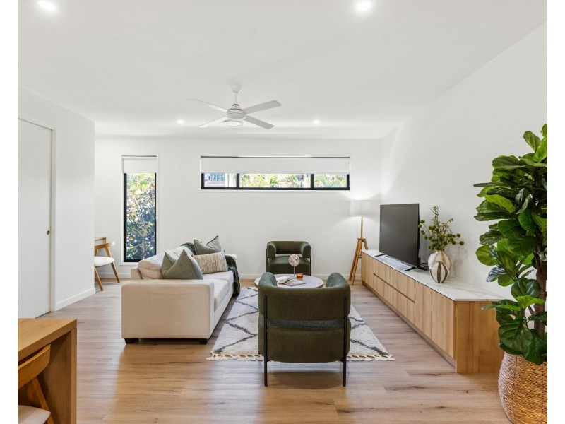 3/8 Miles Street, Coolangatta QLD 4225