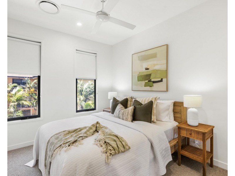 3/8 Miles Street, Coolangatta QLD 4225