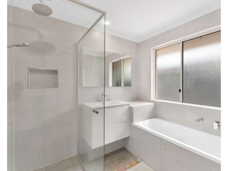 81 Dipper Drive, Burleigh Waters QLD 4220