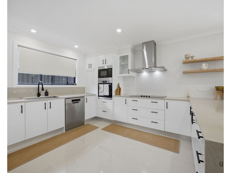 8 Jasper Court, Currumbin Waters QLD 4223