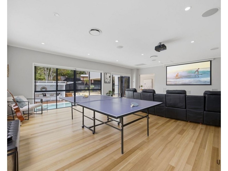 8 Jasper Court, Currumbin Waters QLD 4223