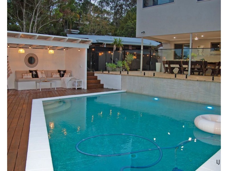 8 Jasper Court, Currumbin Waters QLD 4223