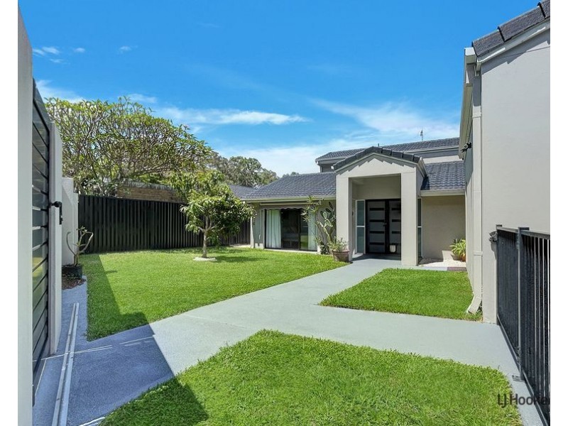 8 Jasper Court, Currumbin Waters QLD 4223