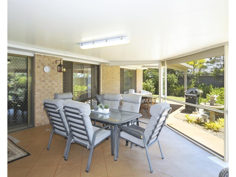 15 Foreshore Close, Elanora QLD 4221