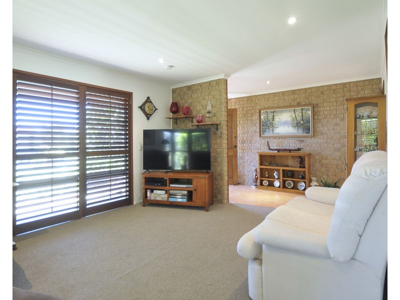 15 Foreshore Close, Elanora QLD 4221