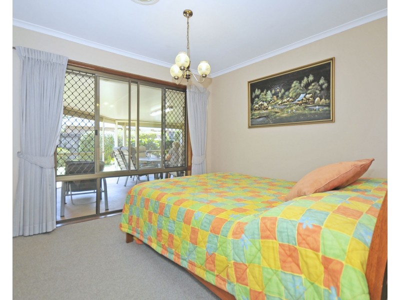 15 Foreshore Close, Elanora QLD 4221