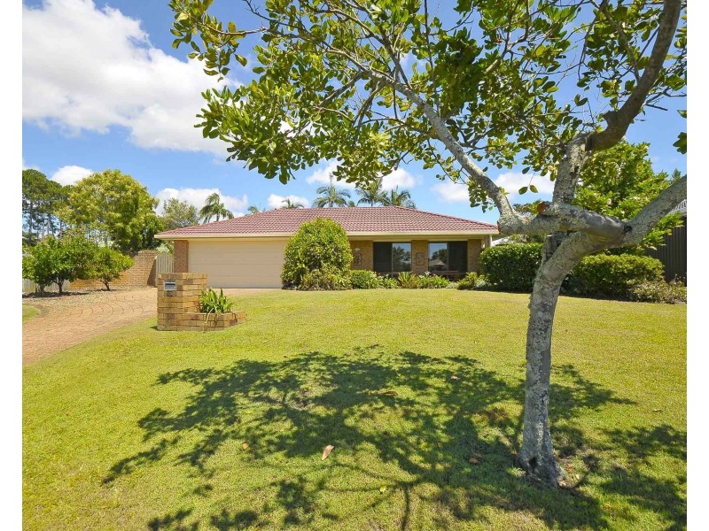 15 Foreshore Close, Elanora QLD 4221