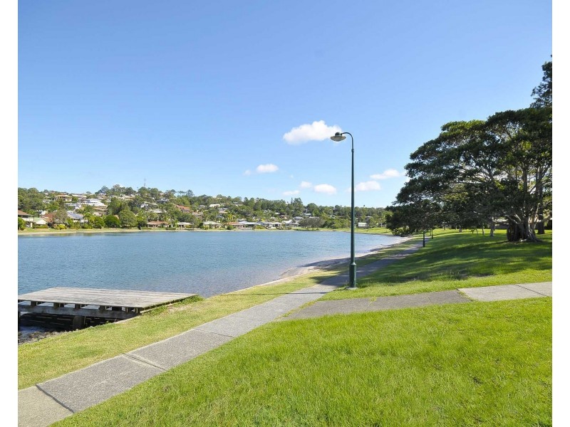 15 Foreshore Close, Elanora QLD 4221