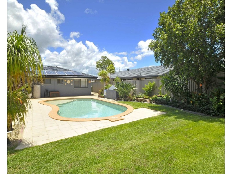 32 Seabrook Street, Elanora QLD 4221
