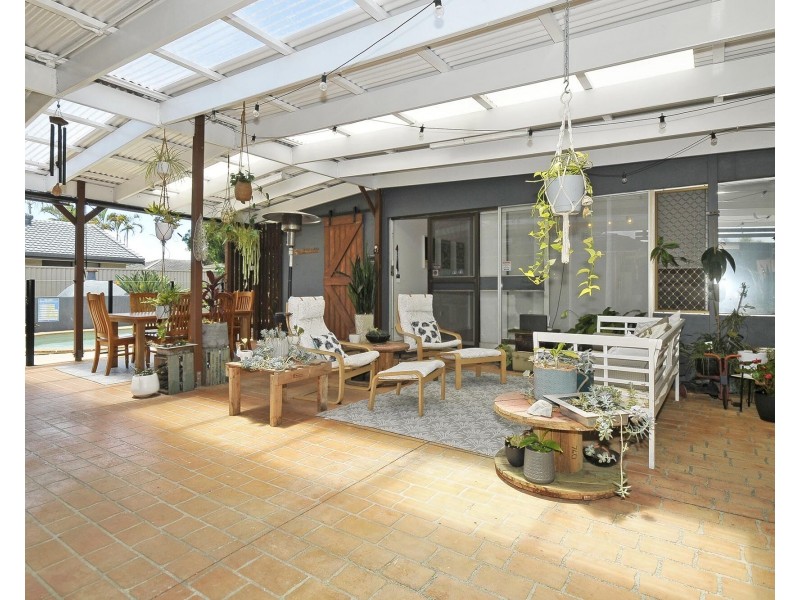 32 Seabrook Street, Elanora QLD 4221