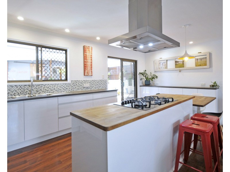 32 Seabrook Street, Elanora QLD 4221