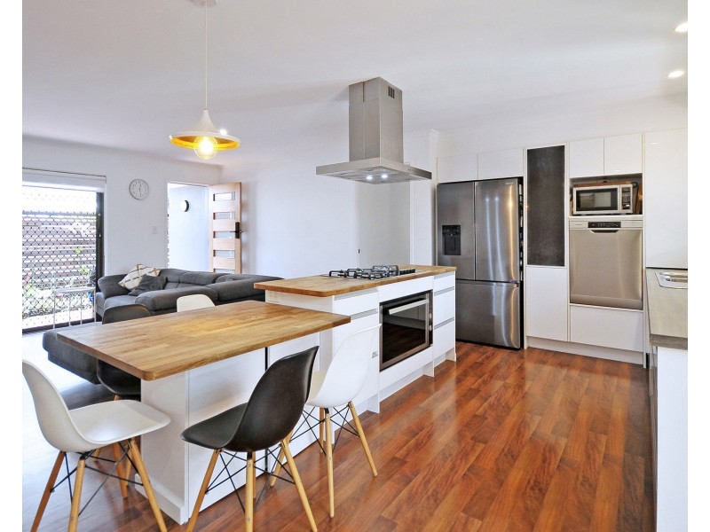 32 Seabrook Street, Elanora QLD 4221