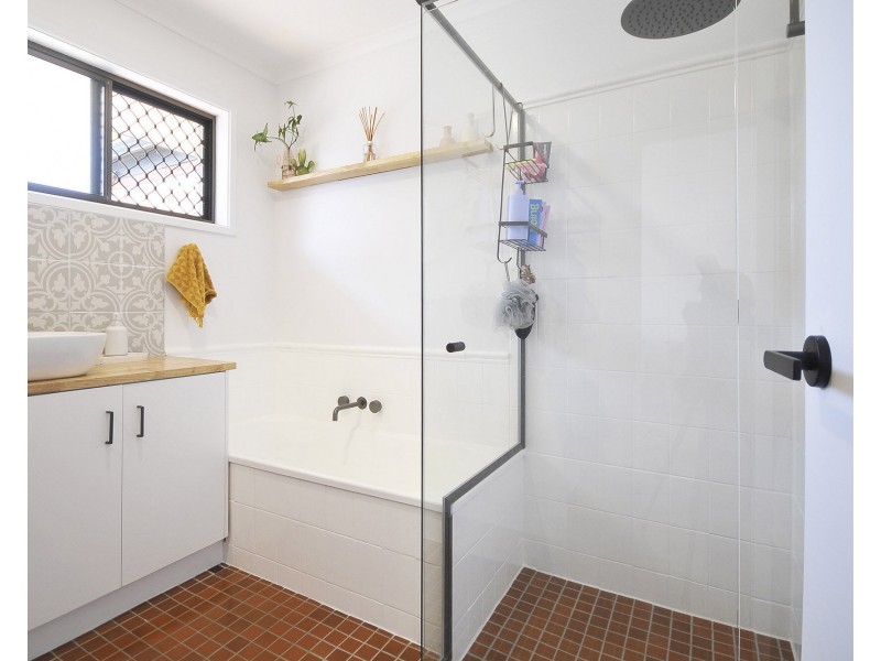 32 Seabrook Street, Elanora QLD 4221