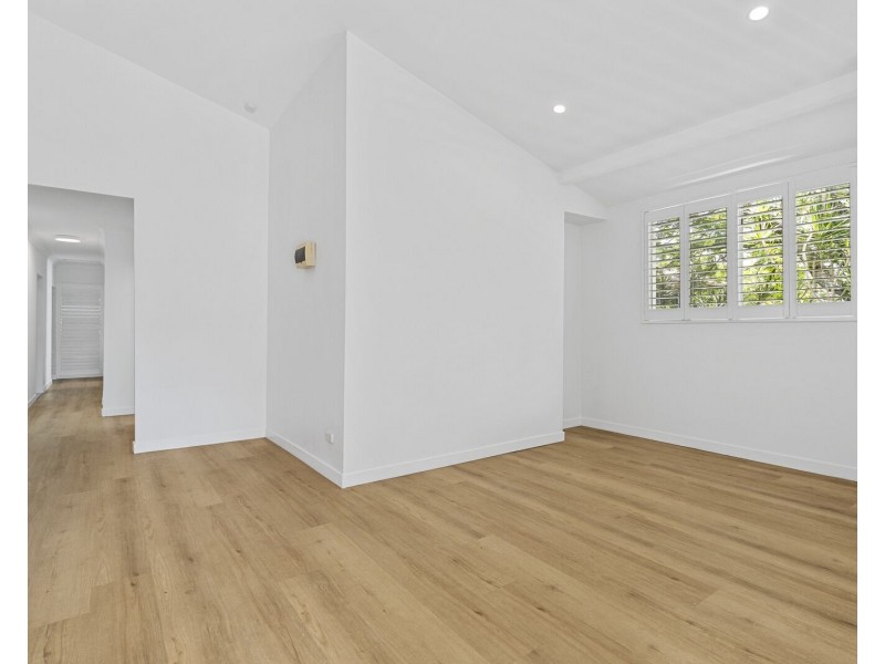 18 Stapylton Street, Coolangatta QLD 4225