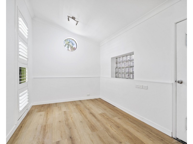 18 Stapylton Street, Coolangatta QLD 4225