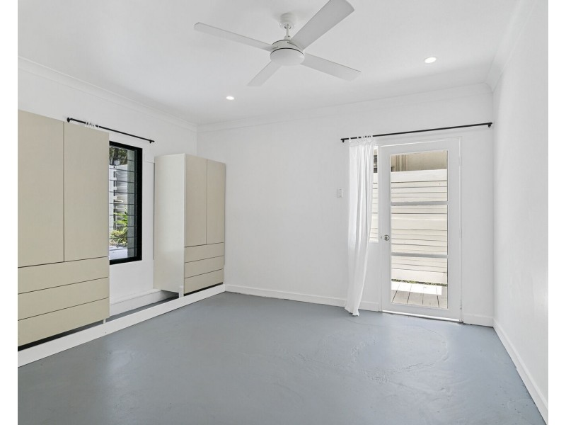 18 Stapylton Street, Coolangatta QLD 4225