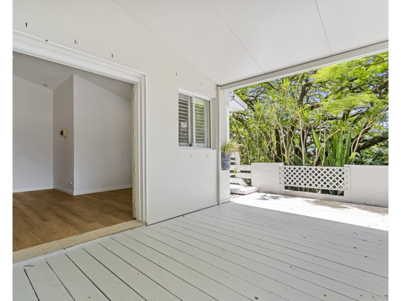 18 Stapylton Street, Coolangatta QLD 4225